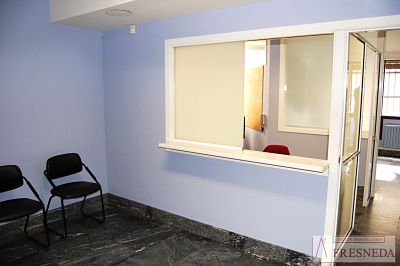 Sala recibidor alquiler oficina plaza america Oviedo