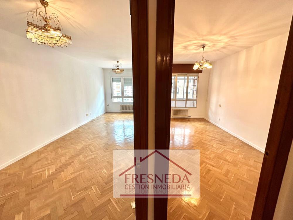 salon y dormitorio principal 